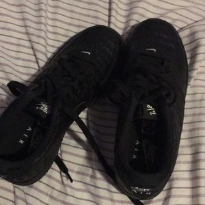Nike Air Boys Size 6 (US)